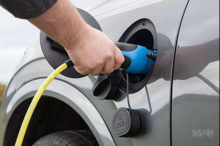 关于2019新能源汽车补贴政策