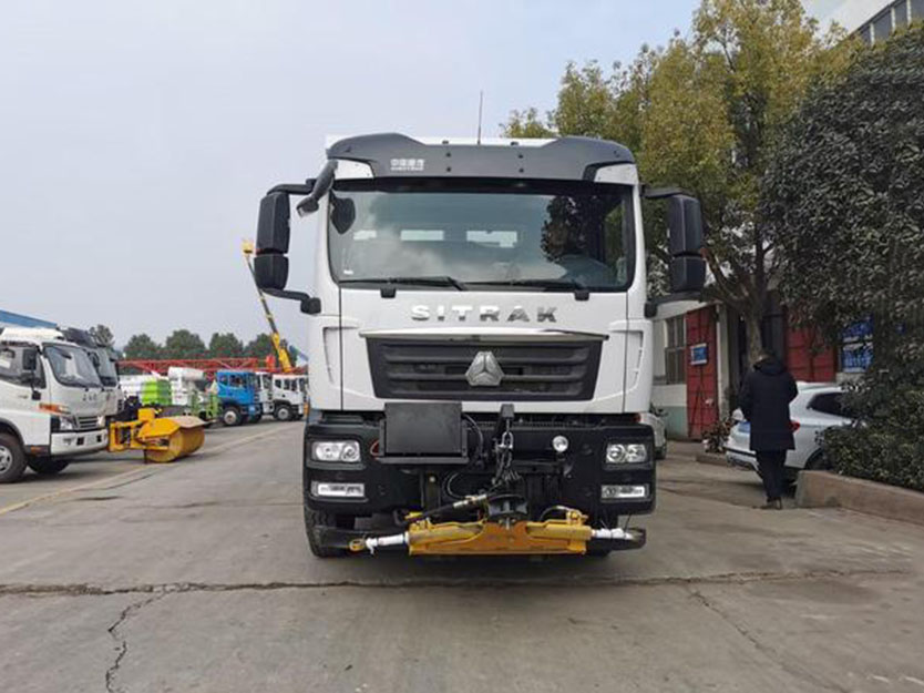 重汽汕德卡后双桥除雪车