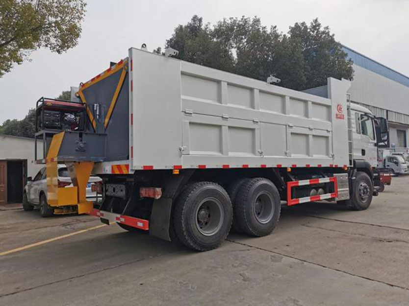 重汽汕德卡后双桥除雪车