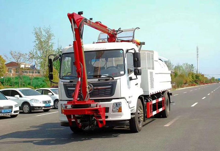 东风天锦隧道清洗车